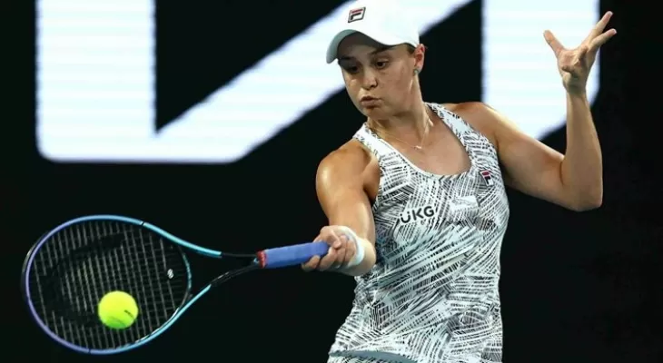 बार्टी र कोलिन्स फाइनलमा