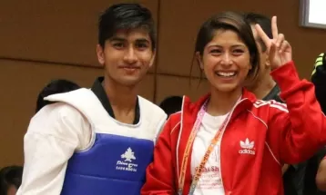 अनलाइन पुम्से तेक्वान्दोमा पुष्प र चन्दुलाई स्वर्ण