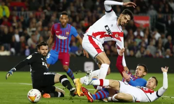 स्पेनिस ला लिगा : बार्सिलोना घरेलु मैदानमा पराजित