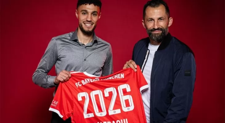 Bayern signs right back Mazraoui on free transfer from Ajax