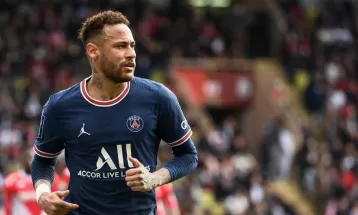 PSG ready to accept offers for Neymar this summer