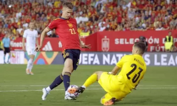 Dominant Spain ease past Czech Republic