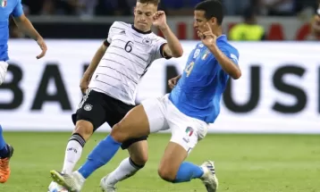 Five-star Germany crush Italy to snap winless run