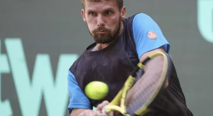 No. 1 Medvedev beats Ivashka to reach Halle quarterfinals