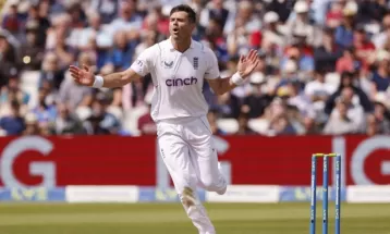 England's Anderson calls for aggressive approach with bat