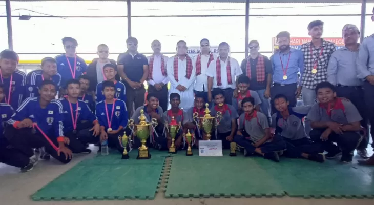 अन्तरविद्यालय इन्डोर क्रिकेटको उपाधि वाइ पोनटिङलाई