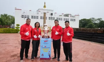 बुद्ध जन्मभूमि लुम्बिनीमा राष्ट्रिय खेलकुदको ट्रफी प्रदर्शन