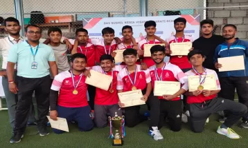 स्कुल इन्डोर क्रिकेट प्रतियोगिताको उपाधि आयोजक डीएभी स्कुललाई