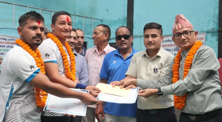 खुल्ला डबल्स ब्याडमिन्टनको उपाधि भट्ट र खत्रीलाई