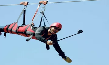 तनहुँमा साहसिक खेल जीपलाइनमा आन्तरिक पर्यटकको आर्कषण बढ्दै