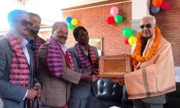 वरिष्ठ चिकित्सक बाँस्कोटालाई खेलकुद संघको सम्मान