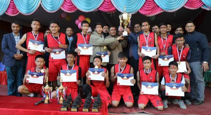 नवोदितलाई टप्स बास्केटबल उपाधि