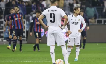 रियल म्याड्रिड बार्सिलोनासँग पराजित