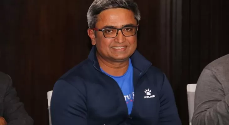 क्यानद्धारा राष्ट्रिय क्रिकेट टिमका मुख्य प्रशिक्षक मोन्टी देसाईको पारिश्रमिक वृद्धि