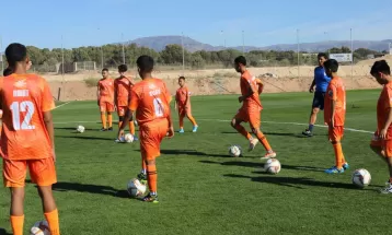 स्पेनमा फुटबल प्रशिक्षण गरेर फर्केका रोहितलाई ओल्ड ट्राफोर्डमा मौका