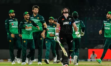 चौथो एकदिवसीयमा पाकिस्तानले न्युजिल्याण्डलाई १०२ रनले हरायो