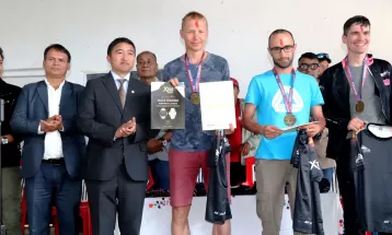 ‘हिमालयन एक्सट्रिम ट्रायथलन’को उपाधि पिटर र तारा मिराण्डालाई