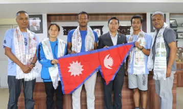 ट्रायथलन टोली जापान जाँदै