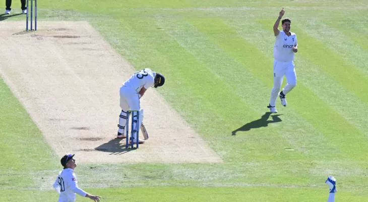 एशेज टेस्टः पहिलो दिन अस्ट्रेलिया २ सय ६३ रनमा अलआउट