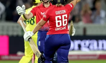 महिला एशेज : रोमाञ्चक खेलमा इंग्ल्याण्डले अष्ट्रेलियालाई २ विकेटले हरायो