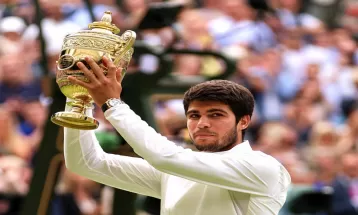विम्बल्डन टेनिसको उपाधि कार्लोस अल्कारोजलाई