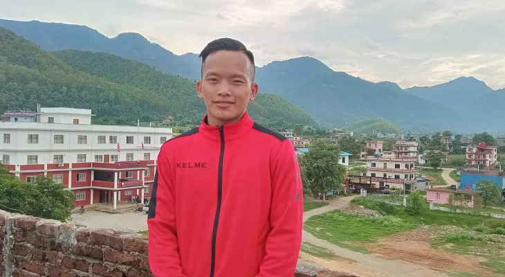 कराते खेलाडी यमबहादुरलाई स्वर्ण पदकले दिलाएको खुशी