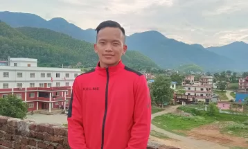 कराते खेलाडी यमबहादुरलाई स्वर्ण पदकले दिलाएको खुशी