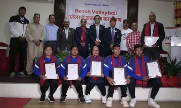 महिला र पुरुष भलिबल टोली सम्मानित