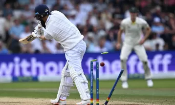 चौथो दिनको खेल समाप्त हुँदा अस्ट्रेलियाले बनायो २१४ रन, अझै ६१ रनले पछाडि