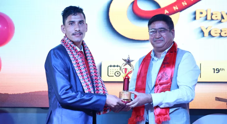 दीपक र सुष्मालाई हाम्रो खेलकुद वर्ष उत्कृष्ट खेलाडी अवार्ड