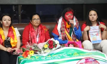 स्वर्ण जितेकी नन्दालाई विमानस्थलमा स्वागत