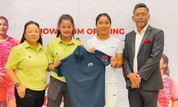 राष्ट्रिय फुटबल टोलीकी कप्तान एन्जिलाको नाममा खेलपोसाक