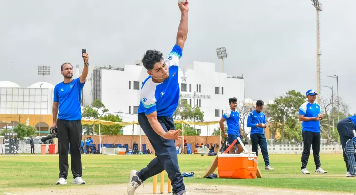 कराँची पुगेको नेपाली क्रिकेट टोलीले थाल्यो अभ्यास (फोटो फिचर)