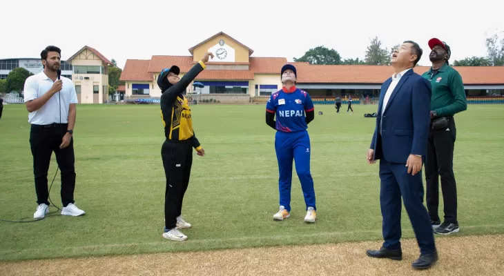 नेपाल मलेसियाविरुद्ध ब्याटिङ गर्दै