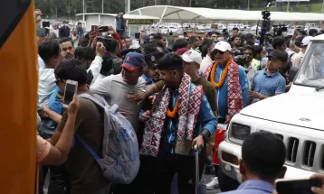 नेपाली क्रिकेट टोलीलाई विमानस्थलमा भव्य स्वागत