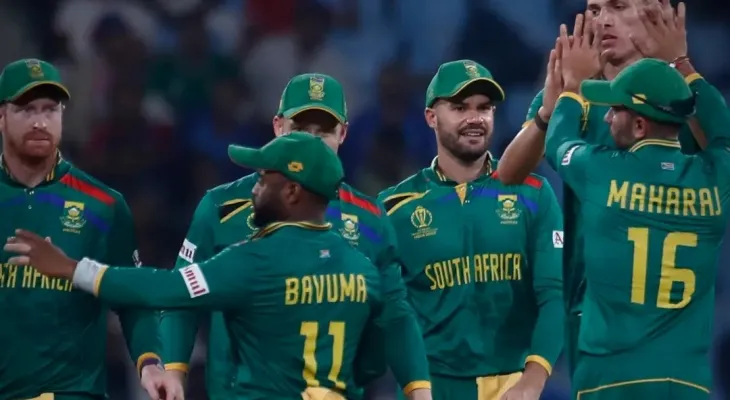 दक्षिण अफ्रिकाले ५ पटकको विश्व विजेता अस्ट्रेलियालाई १३४ रनले हरायो