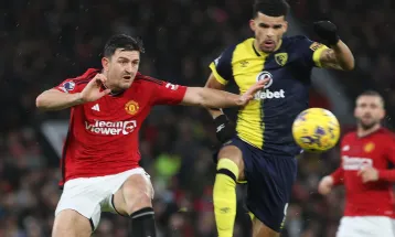 इङ्लिस प्रिमियर लिगमा म्यानचेस्टर युनाइटेड पराजित