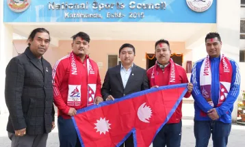 भारोत्तोलन टोली कतार जाँदै