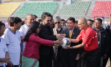 मैत्रीपूर्ण फुटबलमा कर्मचारी-११ विजयी