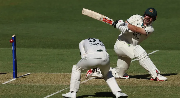 पर्थ टेस्ट : अष्ट्रेलिया ४८७ रनमा अलआउट