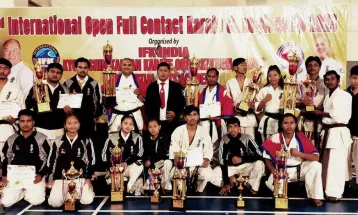 भारतमा नेपाललाई आठ स्वर्ण