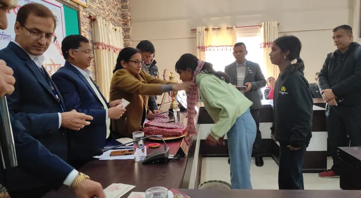 राष्ट्रपति रनिङ शिल्डमा विजेता विद्यार्थी पुरस्कृत