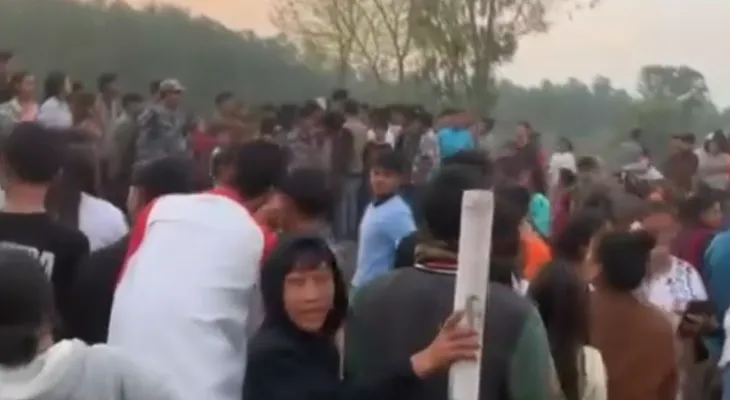 फुटवल प्रतियोगितामा झडप : तीन बसमा क्षति, १ जना घाइते