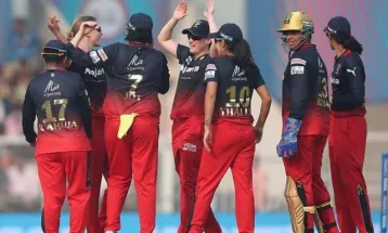 मुम्बईलाई ७ विकेटले हराउँदै आरसीबी प्लेअफमा