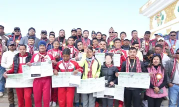 सुनापती सैलुङ अल्ट्रा म्याराथनमा वेदबहादुर र निर्मलालाई स्वर्ण