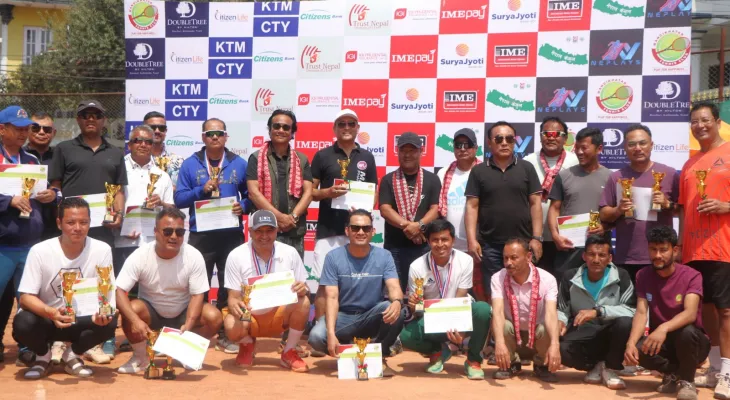 मण्डिखाटार फस्ट एमेच्योर टेनिसमा सिंगल्सतर्फको उपाधि महेशलाई