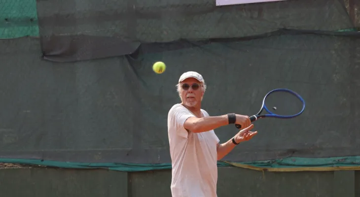 बोरिस र देवको विजयी सुरुआत