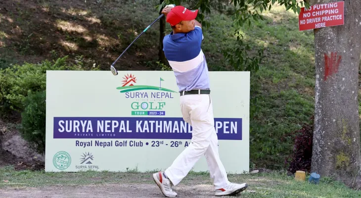 सूर्य नेपाल काठमाडौं ओपनको पहिलो दिन भुवन नगरकोटी शीर्षस्थानमा