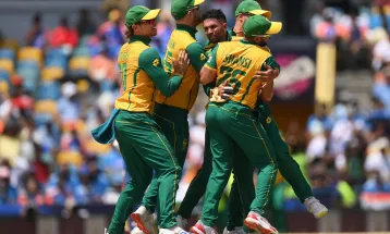 टी–२० विश्वकप फाइनल : भारतलाई चौथो झटका, अक्षर पटेल रन आउट