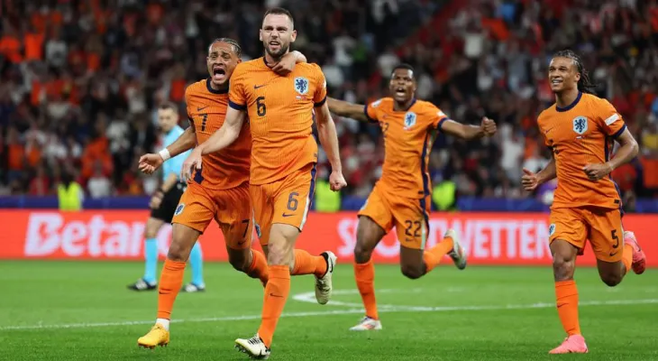 नेदरल्याण्डस युरोकपको सेमिफाइनलमा
